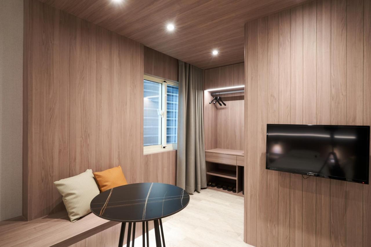Yung An Business Hotel Dounan Luaran gambar