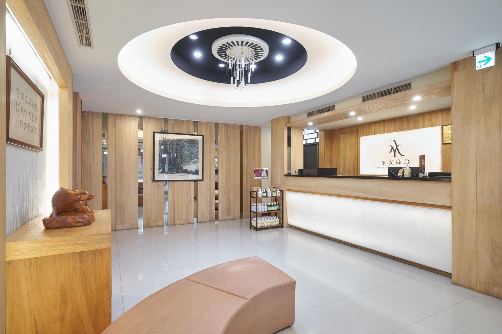 Yung An Business Hotel Dounan Luaran gambar